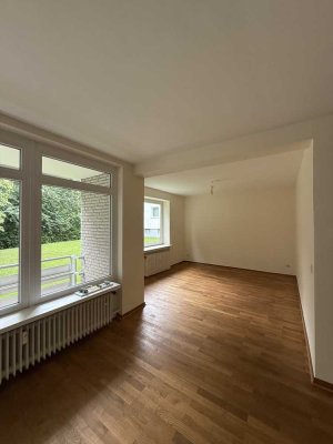 Vollständig renovierte Wohnung mit drei Zimmern und Balkon in Göttingen