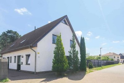 Gemütliche Doppelhaushälfte mit schönem Garten