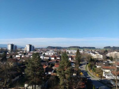 Möbilierte, modernisierte 1,5-Zimmer-Penthouse-Wohnung mit EBK in Wangen im Allgäu