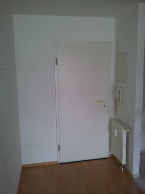 Kleine 2-Raum-Wohnung mit Balkon und Einbauküche in Gauangelloch