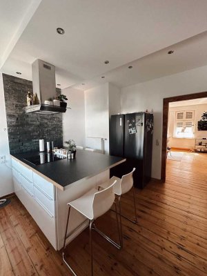 Gepflegte Wohnung mit zwei Zimmern mit Küche