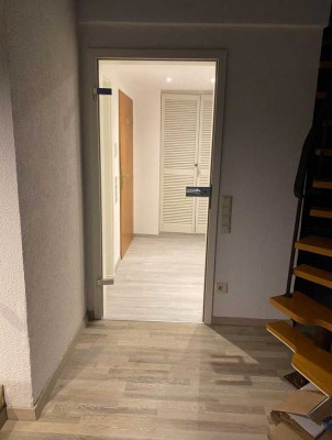 Helle 1-Zimmer Dachgeschosswohnung (67m²) in Leonberg