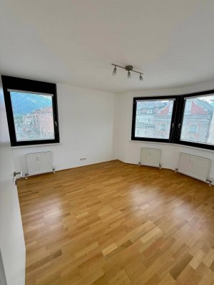Moderne 3-Zimmer-Wohnung mit neuer Küche, Lift &amp; TG-Platz direkt am Marktplatz in Innsbruck