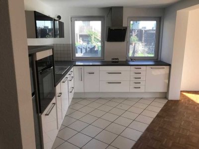 Moderne, großzügig geschnittene 2-Zimmer-Wohnung (ca. 100 m²) in Bischweier!