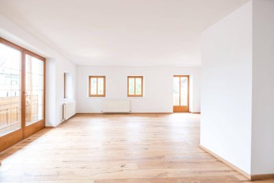 Moderne 4-Zimmer-Wohnung in Radfeld: Erstbezug nach Sanierung mit Balkon, Terrasse und Top-Ausstattung !