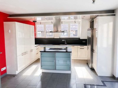 Hochwertige 3-Zimmer Maisonette-Wohnung mit Klimaanlage