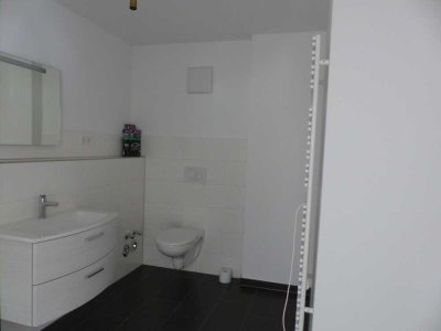 Freundliche und neuwertige 2-Raum-EG-Wohnung mit Balkon in Bergisch Gladbach