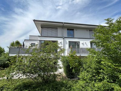 Geschmackvolle, neuwertige 2-Zimmer-Penthouse-Wohnung mit gehobener Innenausstattung in Ecknach