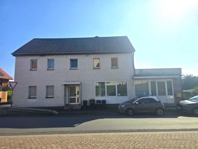 Wohn- und Geschäftshaus mit rund 320 m² Wohn- und Nutzfläche – ideal zur Umnutzung oder als Renditeo