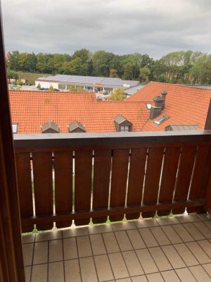 Schöne 3-Zimmer-Dachgeschosswohnung mit Balkon und Einbauküche in Bad Griesbach im Rottal