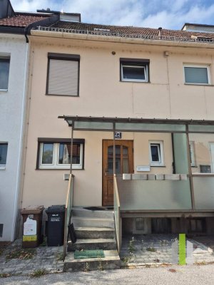 Renovierungsbedürftiges Mittelreihenhaus