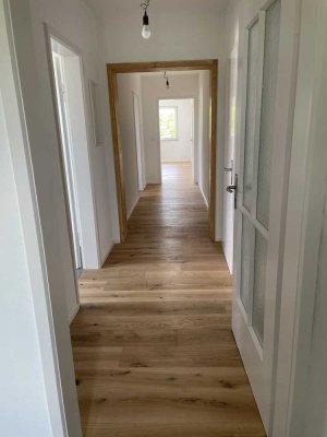 Helle und ruhige 2-Zimmer-Wohnung mit gehobener Innenausstattung und eigenem Hauseingang