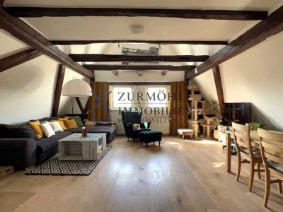 Großzügig - Charmant - Besonders  *Einzigartige Dachgeschosswohnung auf zwei Ebenen*