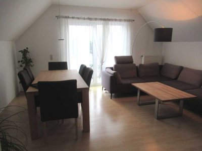 Hüsche, top gepflegte 3-Zi-DG-Wohnung mit EBK und Balkon