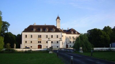 Herrschaftliches Wohnen im Schloss 138 m² 4 Zimmer Warmmiete!