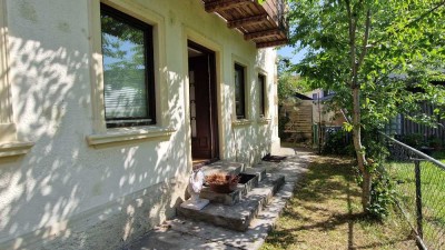 Komplettes Erdgeschoss mit eign Garten, 4,5-Zi. 100 m²,745,- €, Einbauküche, ab 15.12.25