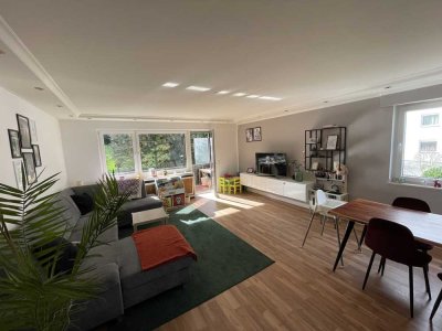 **provisionsfrei** Elegante 4-Zimmer Wohnung mit 3 Balkonen, Terrasse & großer Doppelgarage