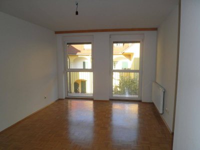 Single-Wohnung: zentral, ruhig, Balkon