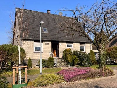 REDUZIERT: Renovierungsbedürftiges Einfamilienhaus auf schönem Grundstück in DIN-Eppinghoven