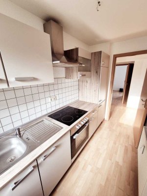 3-Raum-Wohnung mit Balkon und Einbauküche in guter Lage - wartet auf Sie!