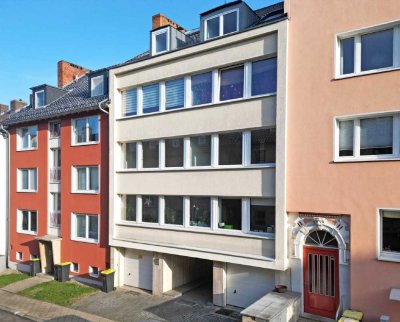 Kassel-Mitte: Freie, geräumige 3,5-Zimmer-Wohnung im 1. Obergeschoss