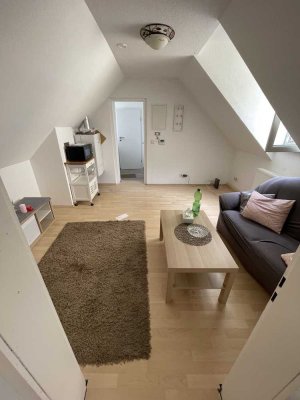 Charmante zwei Zimmer Wohnung mit Tageslichtbad und Küchenische ideal für Singles oder Pendler