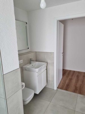 Erstbezug mit Balkon und Einbauküche: Exklusive 2-Raum-Wohnung mit geh. Innenausstattung in Ehningen