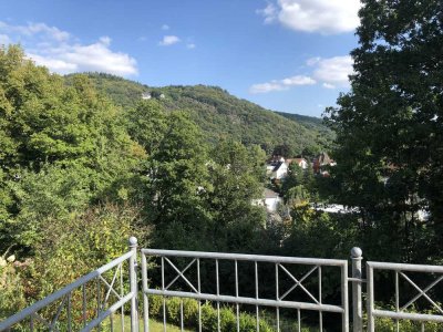 Geräumige 7-Zimmer-Doppelhaushälfte mit gehobener Innenausstattung in Alt-Eppsteiner Blicklage