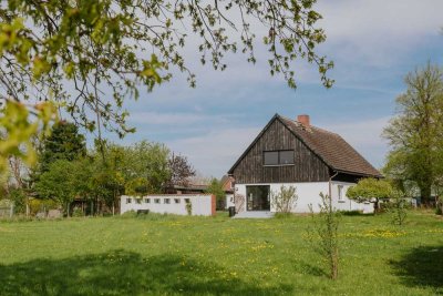 Ferienhaus oder Familienidyll – Einfamilienhaus mit großem Garten, nur wenige Schritte zum See!