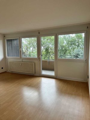 1-Zimmer-Wohnung mit schönem großen Balkon und Aufzug. Barrierefreies Wohnen in Linkenheim