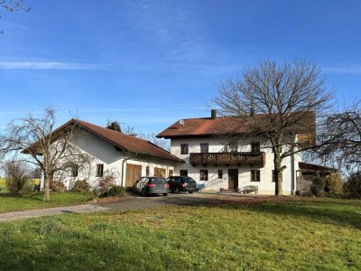 Ideale Mehrgenerationenimmobilie!
Dreifamilienhaus mit Nebengebäude auf großzügigem Grundstück