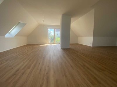 ERSTBEZUG Exklusive Penthouse-Wohnung mit gehobener Innenausstattung mit Balkon in Aichach