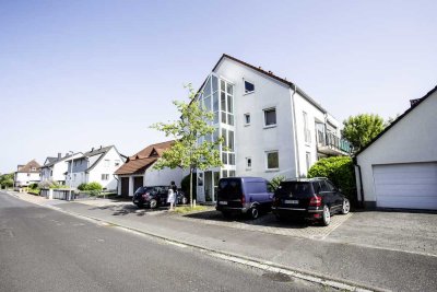 Ihre neue, gepflegte 3-Zimmer-DG-Wohnung mit Balkon und Einbauküche in der Domstadt Fritzlar