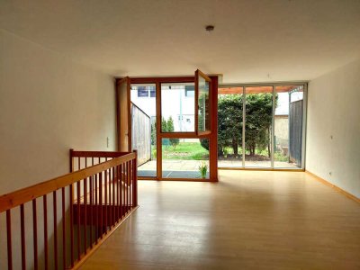 Helle Wohnung mit schönem Garten und eigenem Zugang