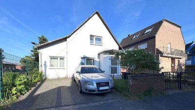 Attraktives, freistehendes Haus mit schönem Garten in Köln-Godorf