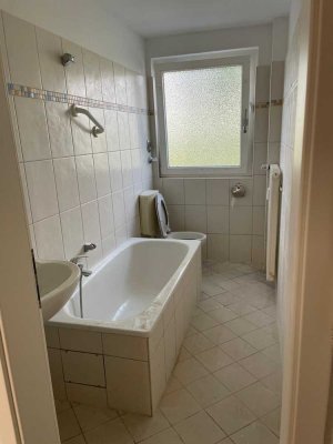 CHARMANTE 3 ZIMMER WOHNUNG IN DUISBURG SÜD MIT BALKON