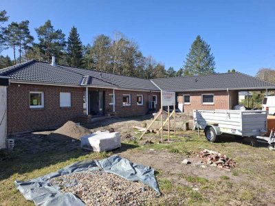 Haus, Doppelhaushälften, z. B. Altersruhesitz, Erstbezug nach Kernsanierung, KfW-70 Standard