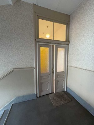 Charmante 2-Zimmer-Altbauwohnung im Nordend - ab 1. November 2025 zu vermieten, Garage optional