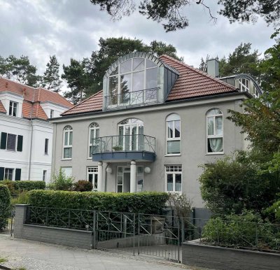 Von Privat!!! - Geschmackvolle 2-Zimmer-Maisonette-Wohnung in Neubau-Villa in Wannsee