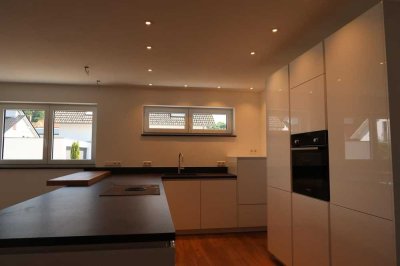 Stilvolle 4 1/2-Zimmer-Erdgeschosswohnung mit gehobener Innenausstattung inkl. EBK