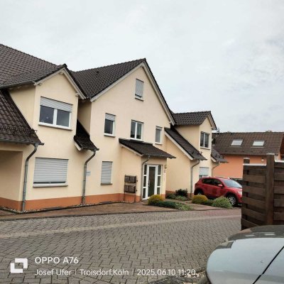 Ruhige helle moderne Wohnung mit Gartenblick und Balkon im EG 2