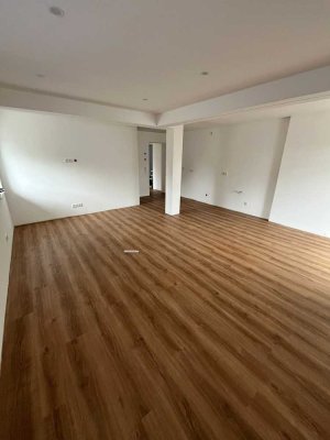 Neu renoviertes Einfamilienhaus in Gebsattel – Wohnen mit Blick auf die Tauber!