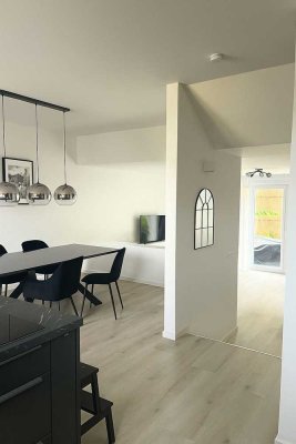 Modernes Reihenhaus mit 7 Zimmern in traumhafter Waldrandlage - energieeffizient & provisionsfrei