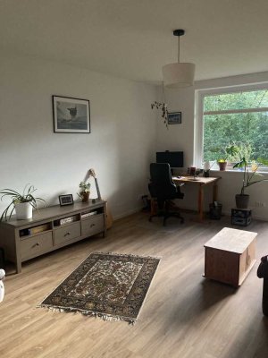 Zwischenmiete 12.25 - 01.26 : Helle 1-Zimmer-Wohnung mit Blick ins Grüne