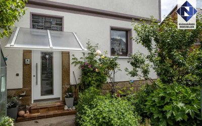 Gepflegtes Einfamilienhaus mit Erweiterungspotenztial und traumhaften Garten