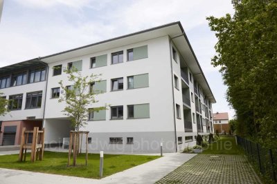 2 Zimmer-Wohnung im 3.OG * Überdachter Balkon * Topausstattung * Toplage *