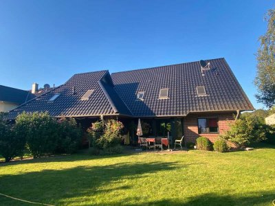 Riesiges Architektenhaus mit Einliegerwohnung in Bahnhofsnaher ruhiger Lage