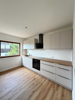 hochwertig sanierte Wohnung mit Panoramablick & großer Terrasse mit Garten