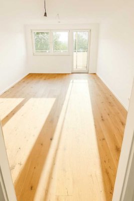 Erstbezug nach Sanierung mit Balkon: Geschmackvolle 2-Zimmer-Wohnung