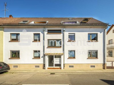Wohnen über den Dächern: 3-Zimmer-Dachgeschosswohnung mit sonniger Dachloggia